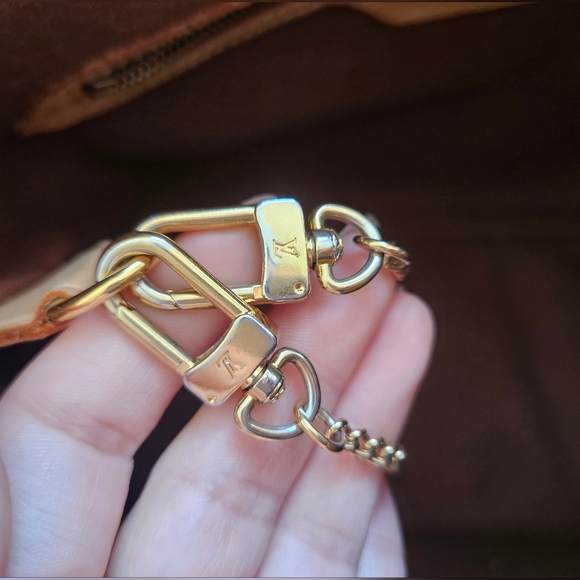 Authentic Louis Vuitton Monogram Batigonolles - Picture 14 of 14